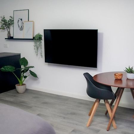 Port 1 - Exklusives City Apartment Бремерхафен Экстерьер фото