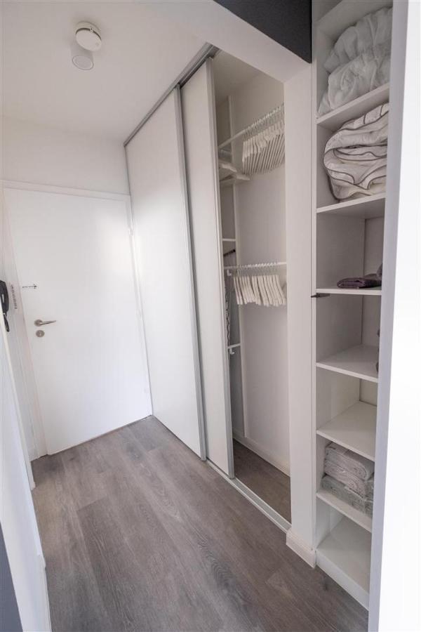 Port 1 - Exklusives City Apartment Бремерхафен Экстерьер фото